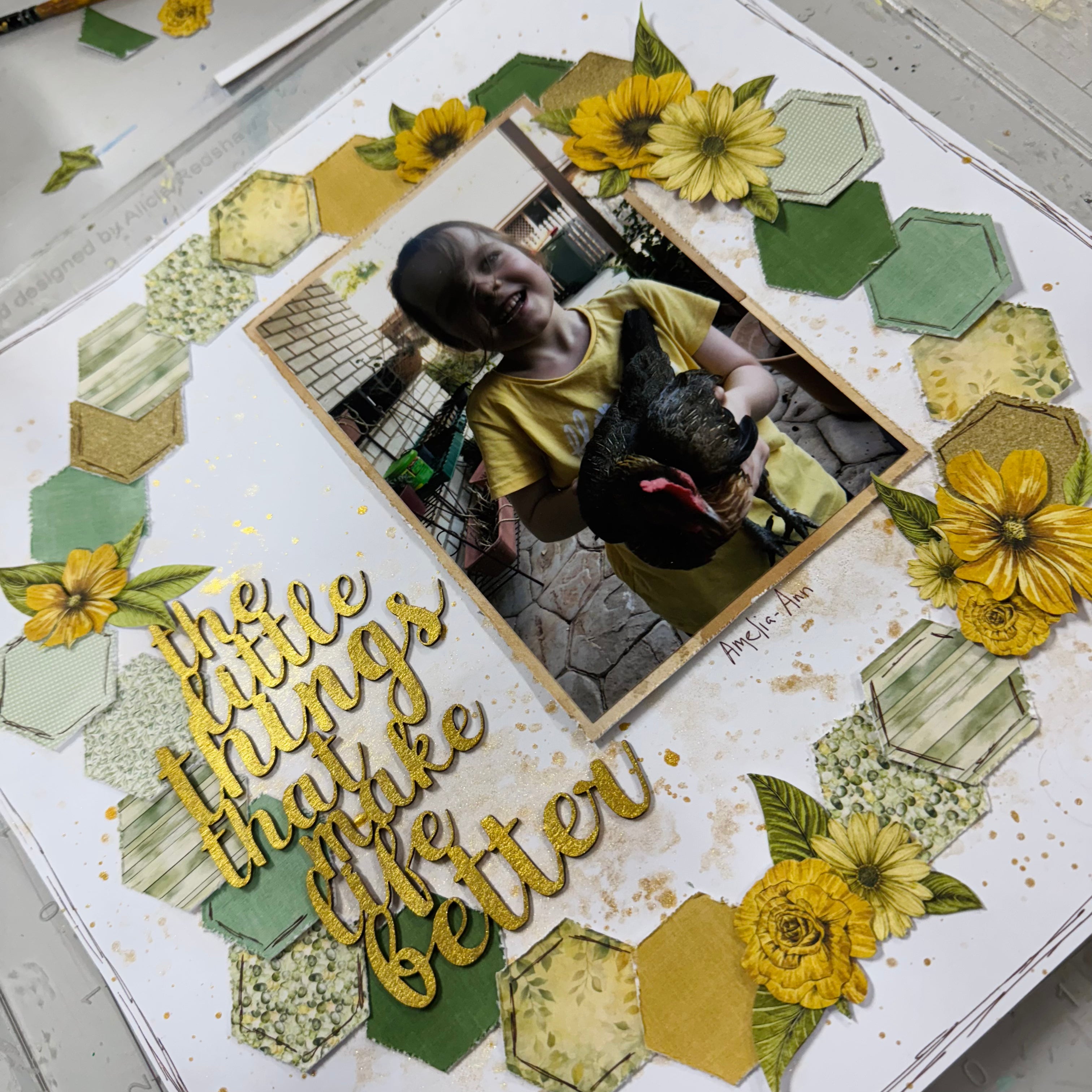 Hexagon Alotomy Friday Night Scrap-Along Class Kit - 20 June 2025 ...