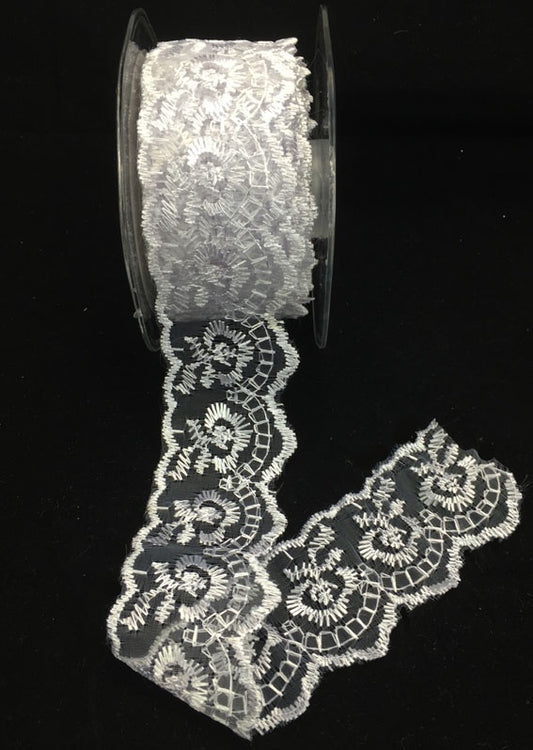 38mm White Scalloped Embroidered Lace (1mt)